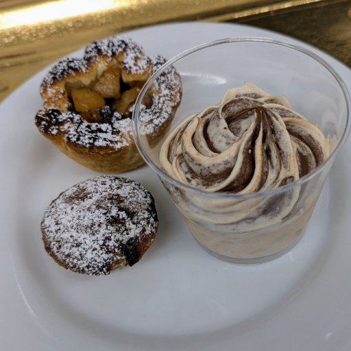 petits savons avec initiales et date de mariage